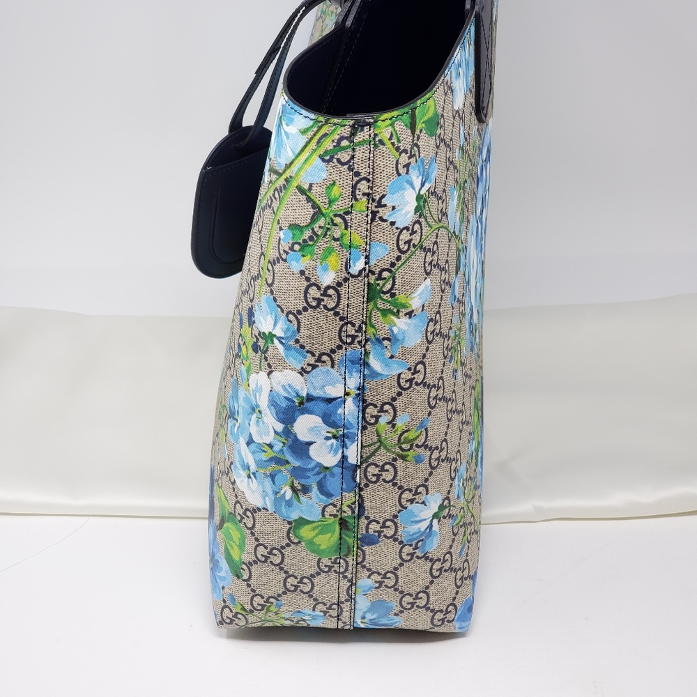 💯 Auth Gucci Blossom Reversible Blue Large Tote - Picture 5 of 8